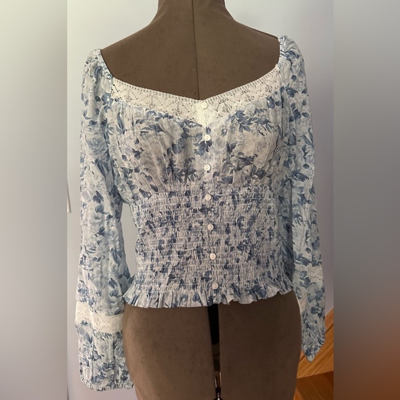American Eagle Floral Blouse - Picture 1 of 4